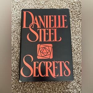 Danielle Steel, Secrets, Hardcover Book‎ Club Edition 1985